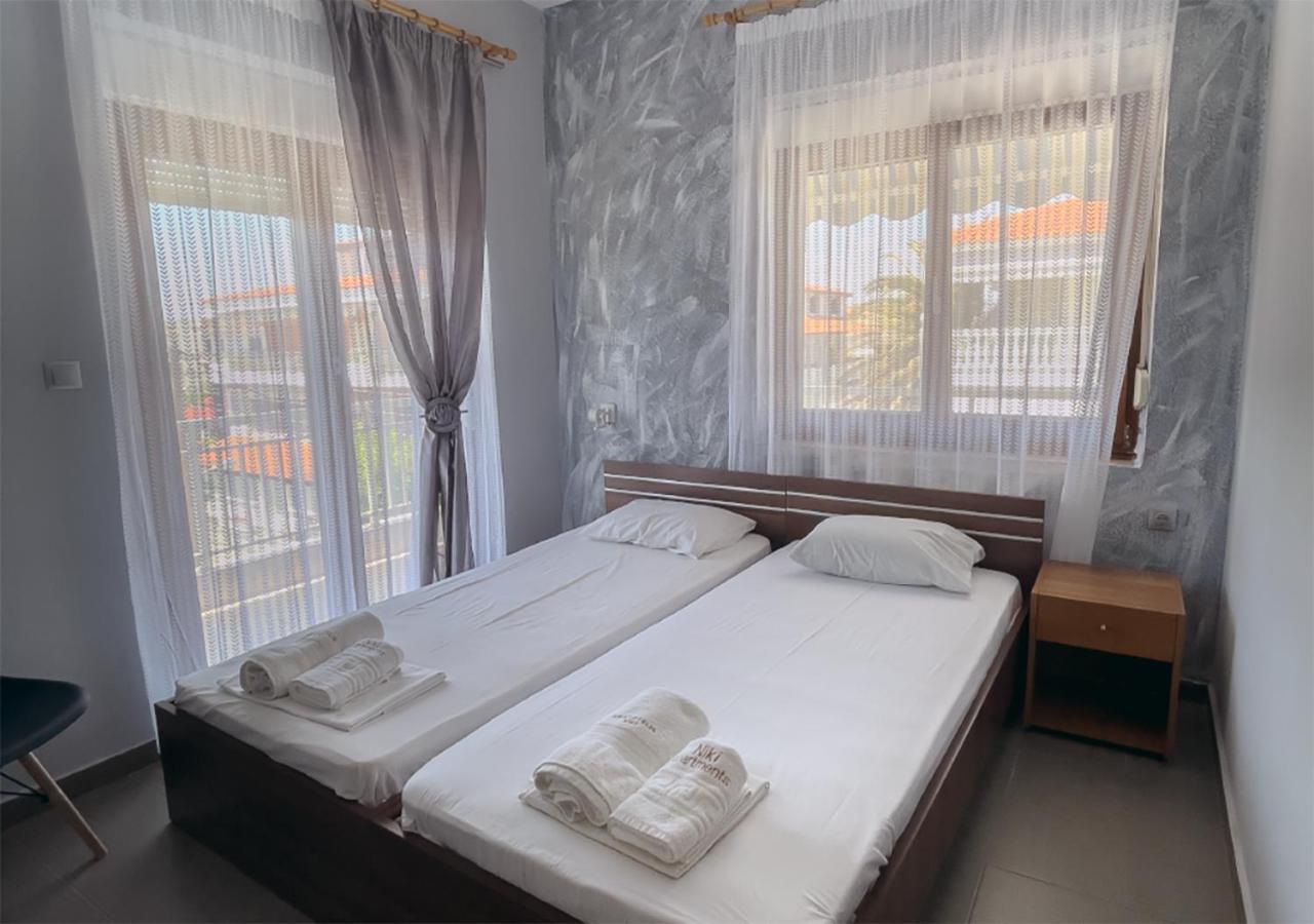 Niki Apartments Paralia Dionisiou Eksteriør billede