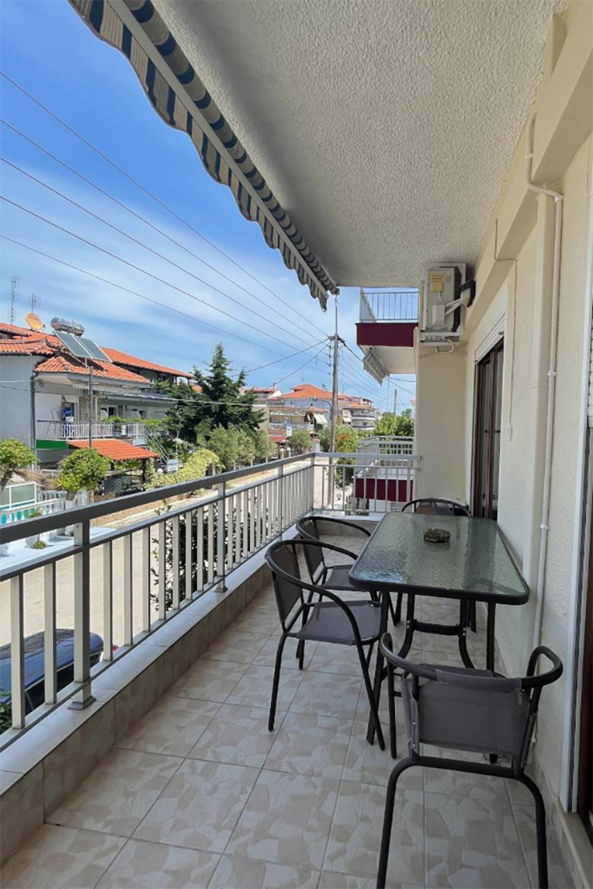 Niki Apartments Paralia Dionisiou Eksteriør billede